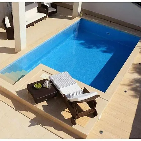 Fortunata Hotel *