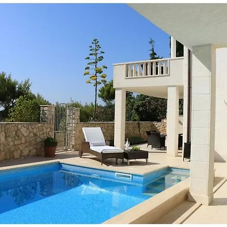 Fortunata Hotel *